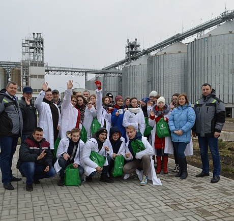 Ученики агрокласса из Павловского района побывали на комбикормовом заводе «АГРОЭКО»