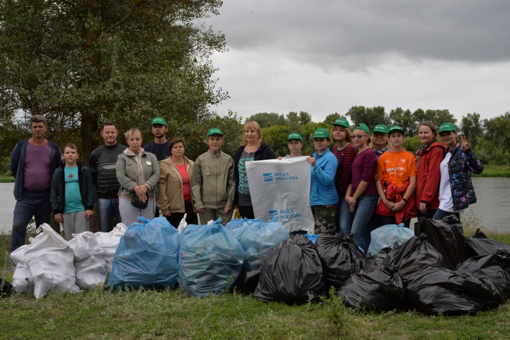 Благотворительный фонд «АГРОЭКО» принял участие в акции по уборке мусора в Верхнемамонском районе
